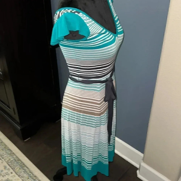 •BCBG MAXAZRIA• - Picture 2 of 6